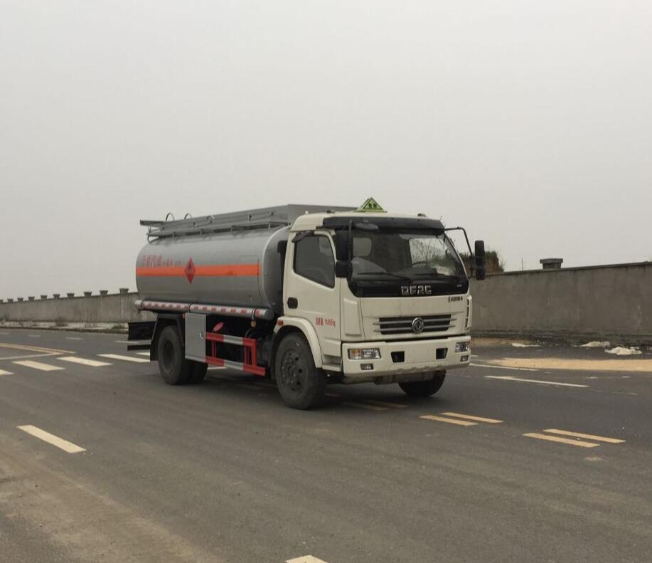 東風凱普特8噸油罐車