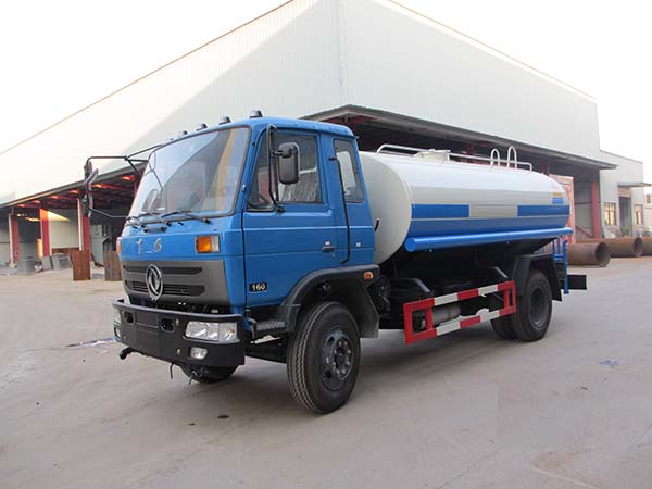 東風145灑水車(8-12噸)