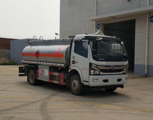 東風(fēng)東風(fēng)多利卡國(guó)六加油車8.5方